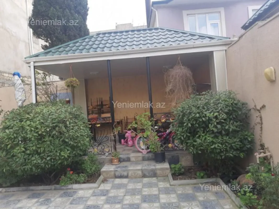 Satılır 7 otaqlı həyət evi 320 m²