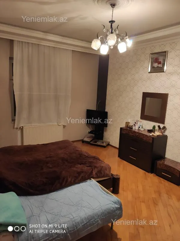 Satılır 7 otaqlı həyət evi 320 m²