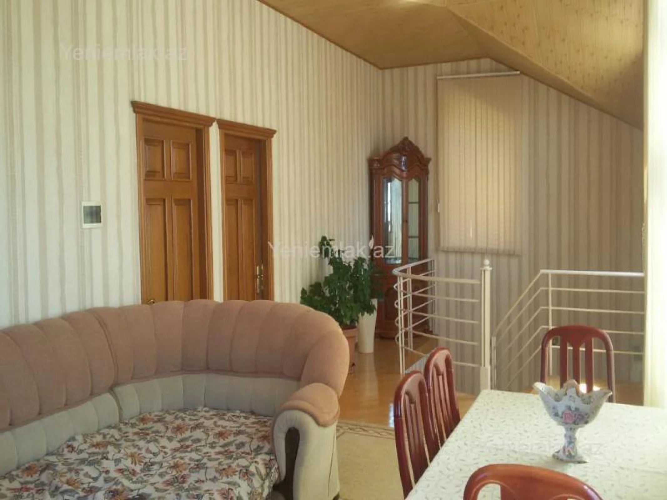 Satılır 7 otaqlı həyət evi 320 m²