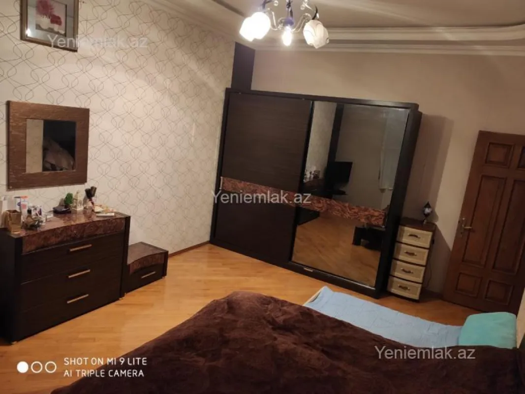 Satılır 7 otaqlı həyət evi 320 m²
