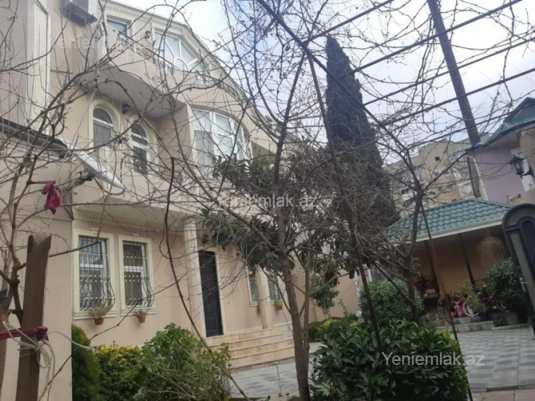 Satılır 7 otaqlı həyət evi 320 m²