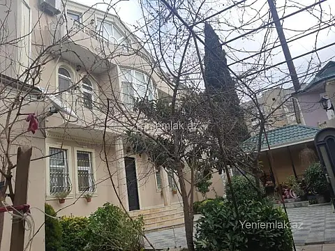 Satılır 7 otaqlı həyət evi 320 m²