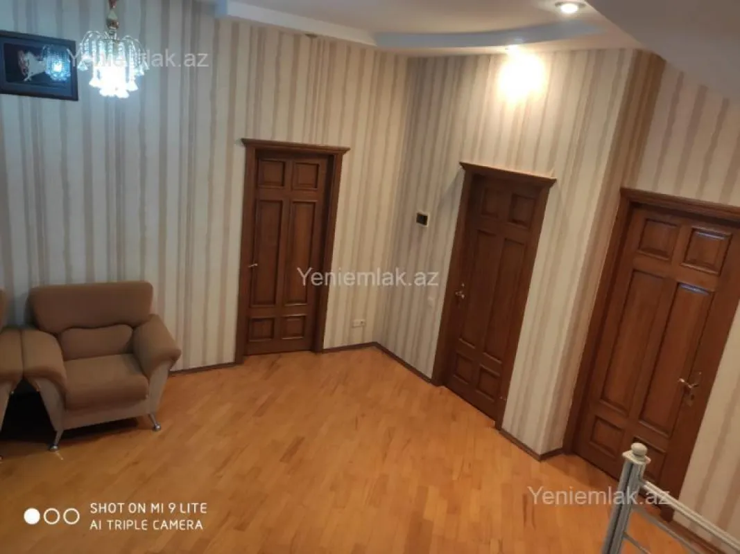 Satılır 7 otaqlı həyət evi 320 m²