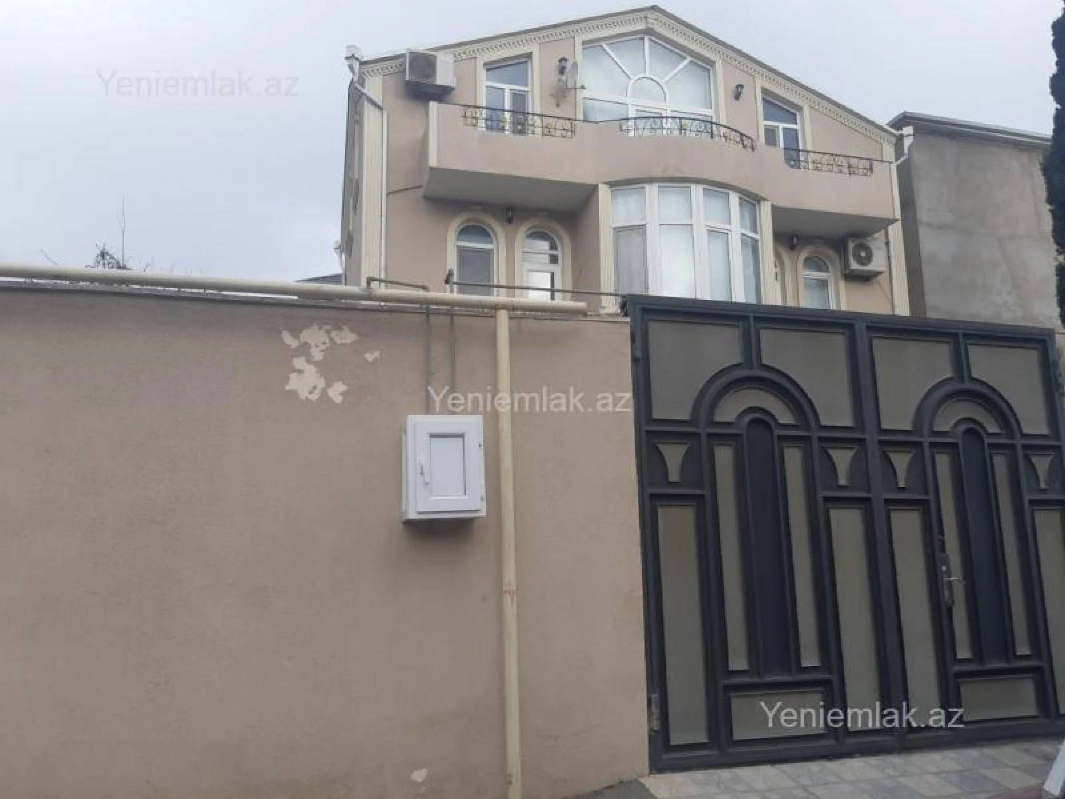 Satılır 7 otaqlı həyət evi 320 m²