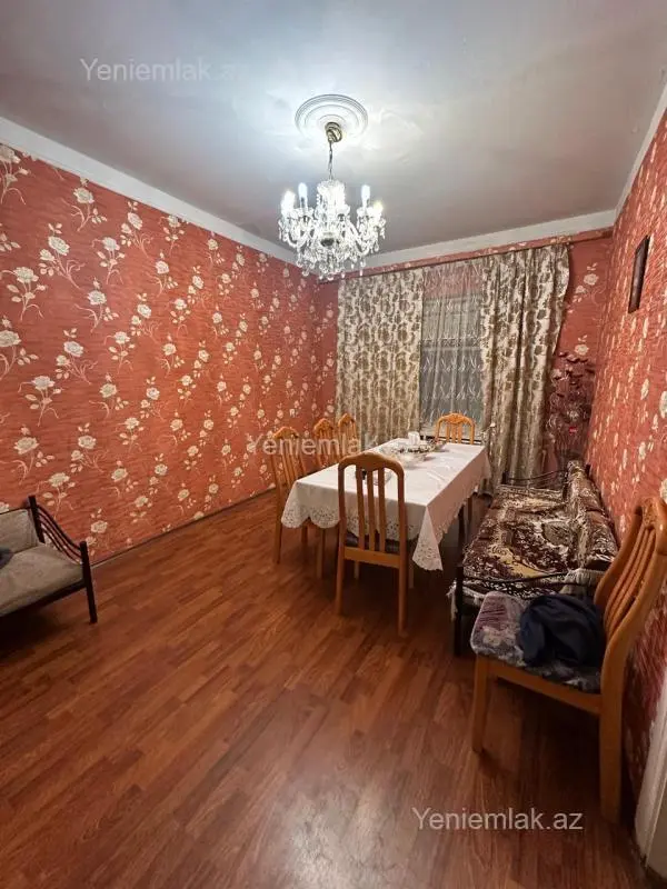 Satılır 5 otaqlı köhnə tikili 135 m²