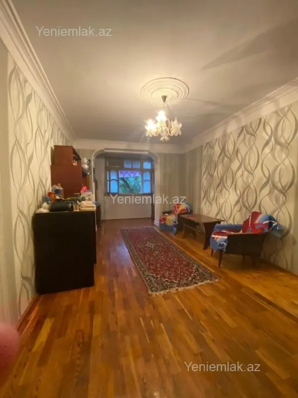 Satılır 3 otaqlı köhnə tikili 75 m²
