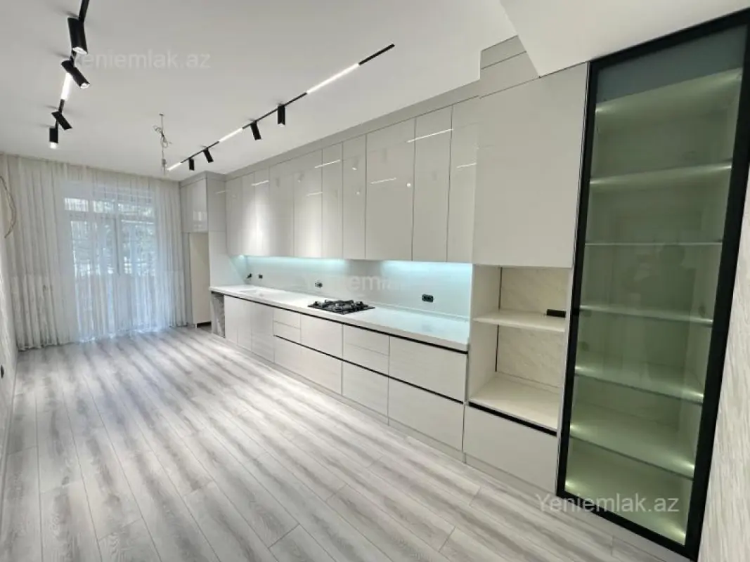 Satılır 3 otaqlı yeni tikili 131 m²