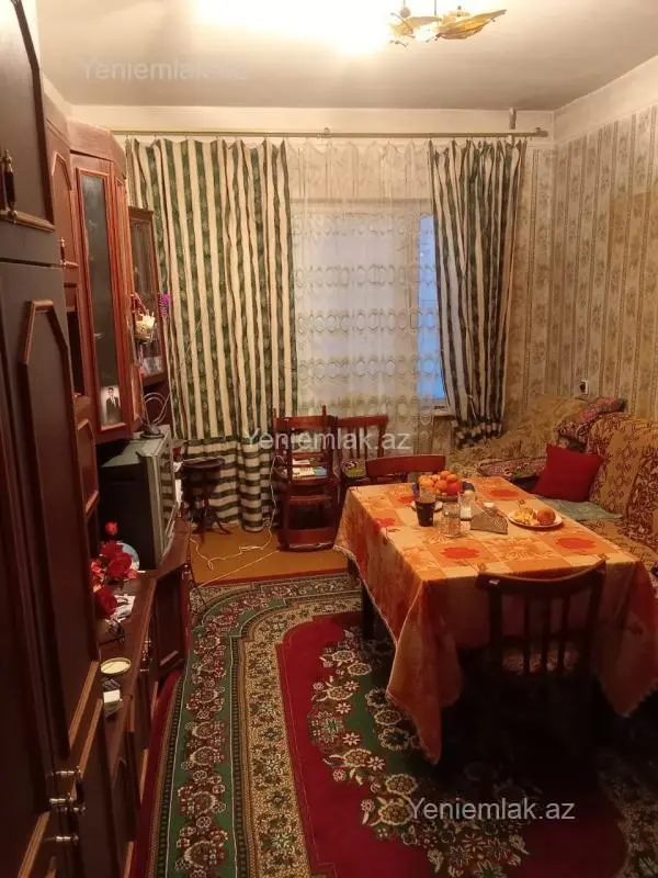 Satılır 1 otaqlı köhnə tikili 40 m²