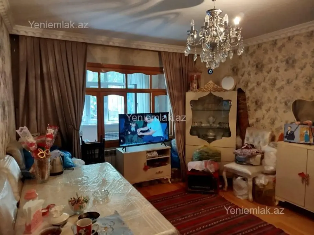 Satılır 2 otaqlı köhnə tikili 56 m²