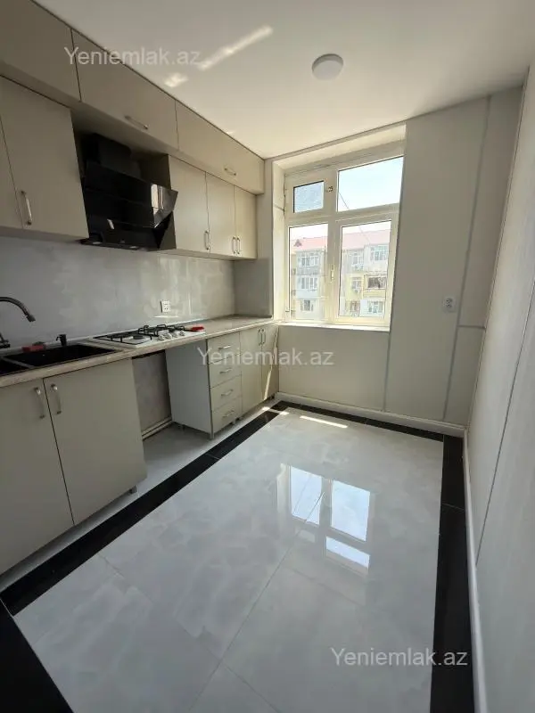 Satılır 3 otaqlı köhnə tikili 70 m²