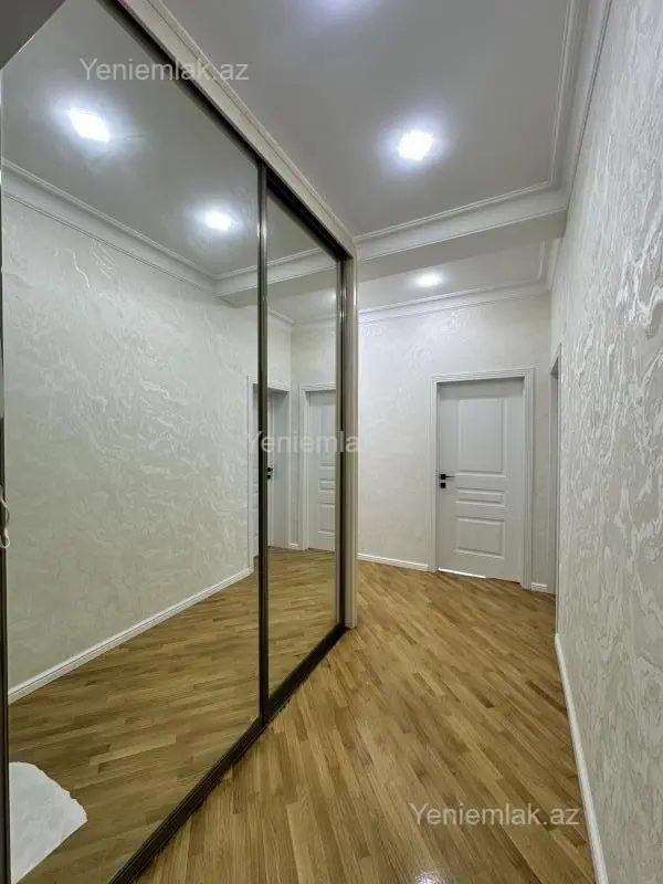 Satılır 3 otaqlı yeni tikili 102.5 m²