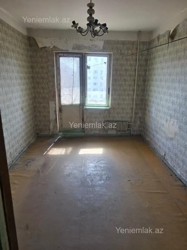 Satılır 4 otaqlı köhnə tikili 110 m²