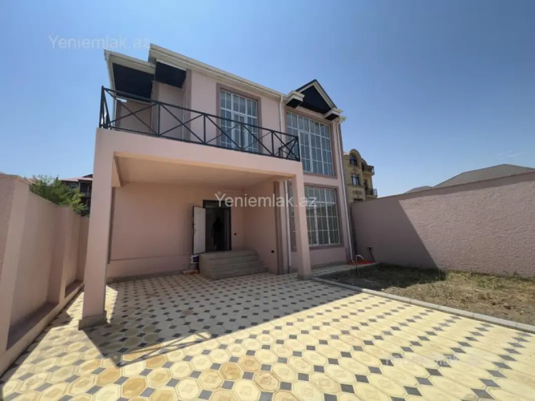 Satılır 5 otaqlı həyət evi 180 m²