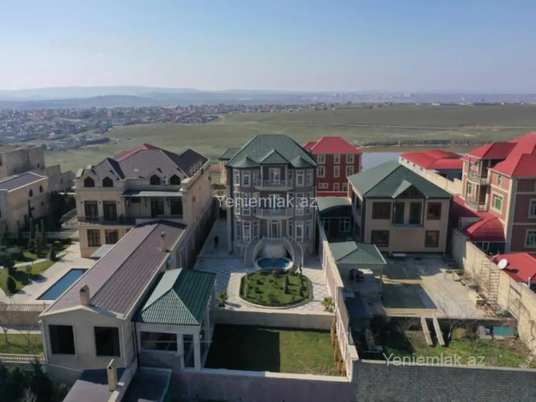 Satılır 7 otaqlı həyət evi 204 m²