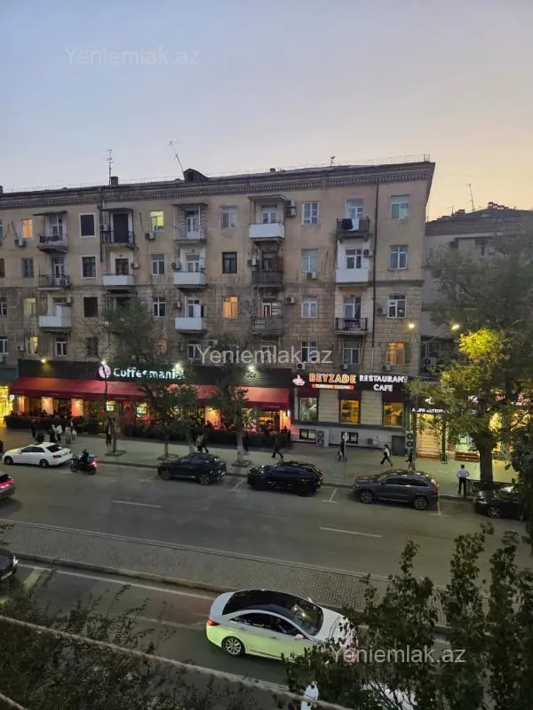 Satılır 2 otaqlı köhnə tikili 42 m²