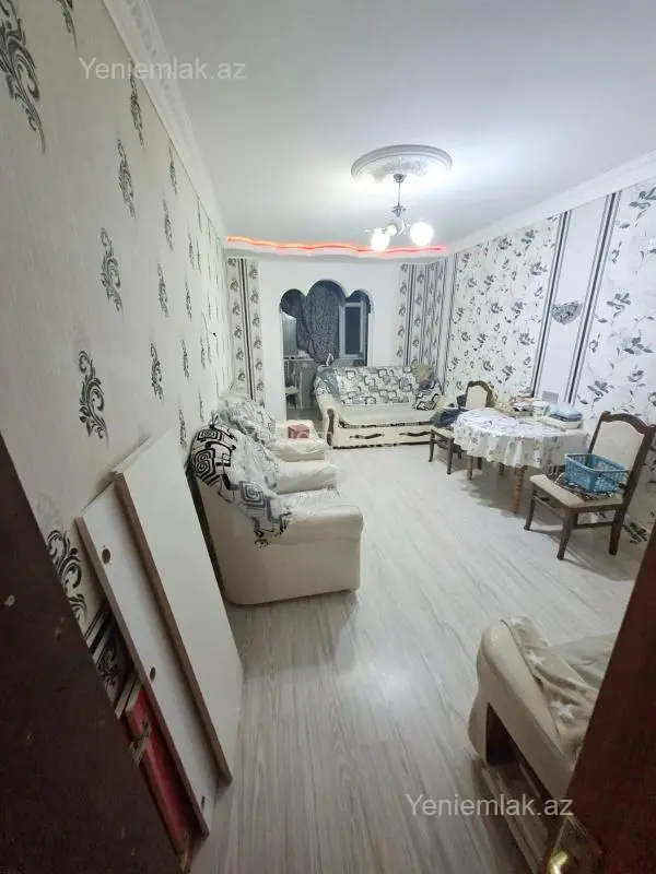 Satılır 2 otaqlı köhnə tikili 62 m²