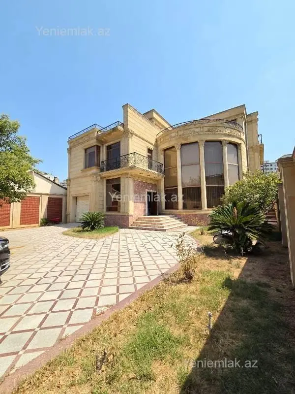 Satılır 8 otaqlı həyət evi 665 m²