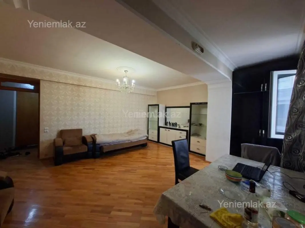 Satılır 2 otaqlı köhnə tikili 60 m²