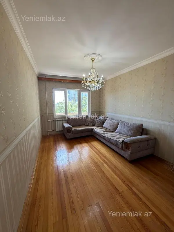 Satılır 2 otaqlı köhnə tikili 65 m²