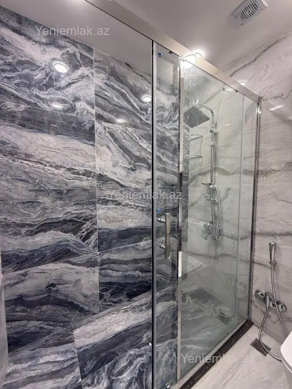 Satılır 2 otaqlı köhnə tikili 55 m²