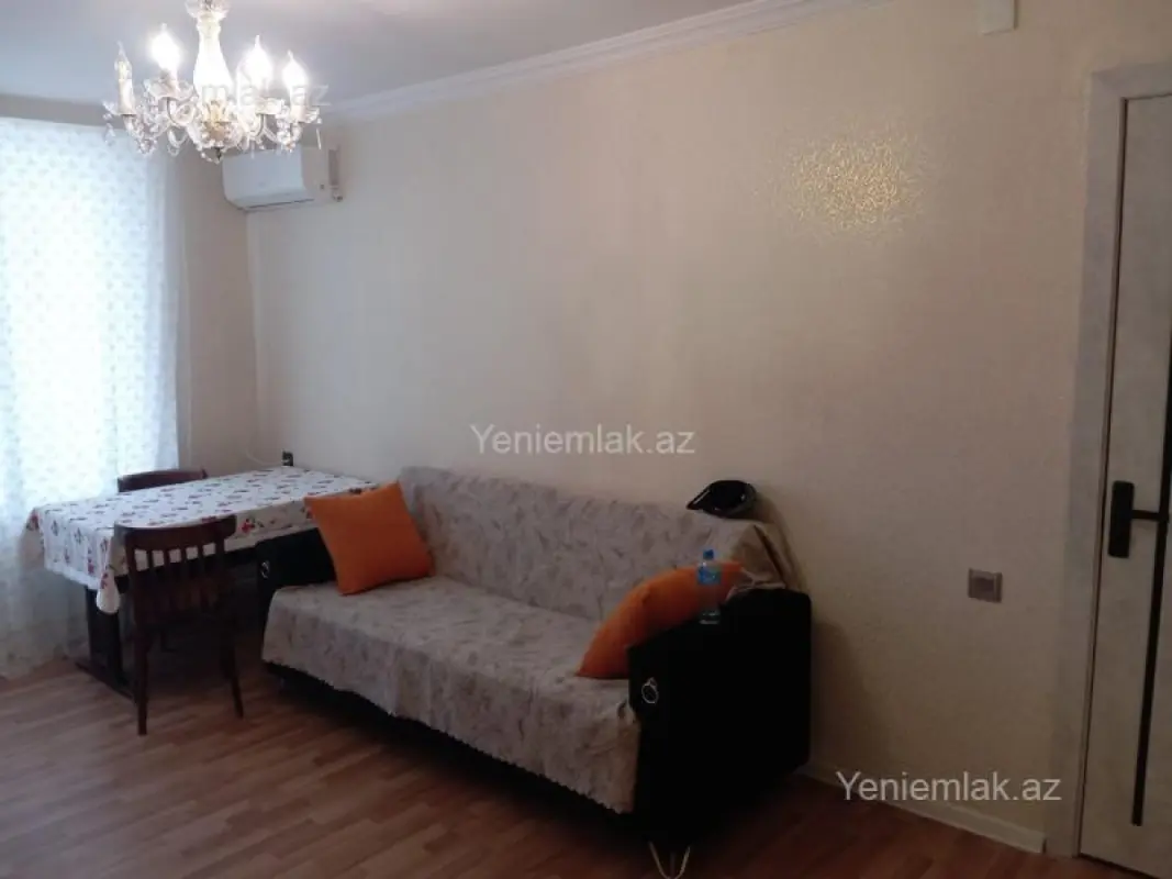 Satılır 2 otaqlı köhnə tikili 55 m²