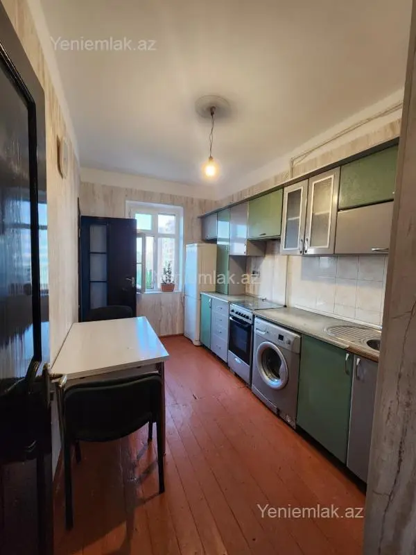 Satılır 2 otaqlı köhnə tikili 60 m²
