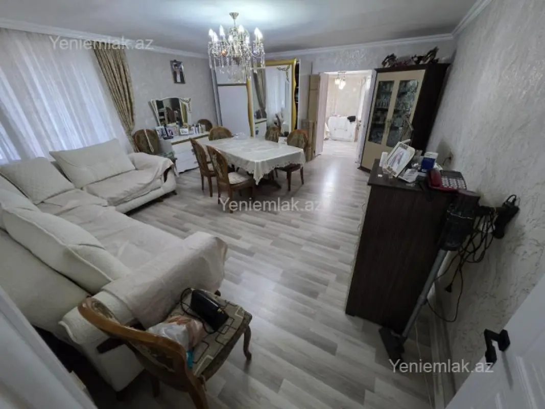 Satılır 2 otaqlı köhnə tikili 68 m²