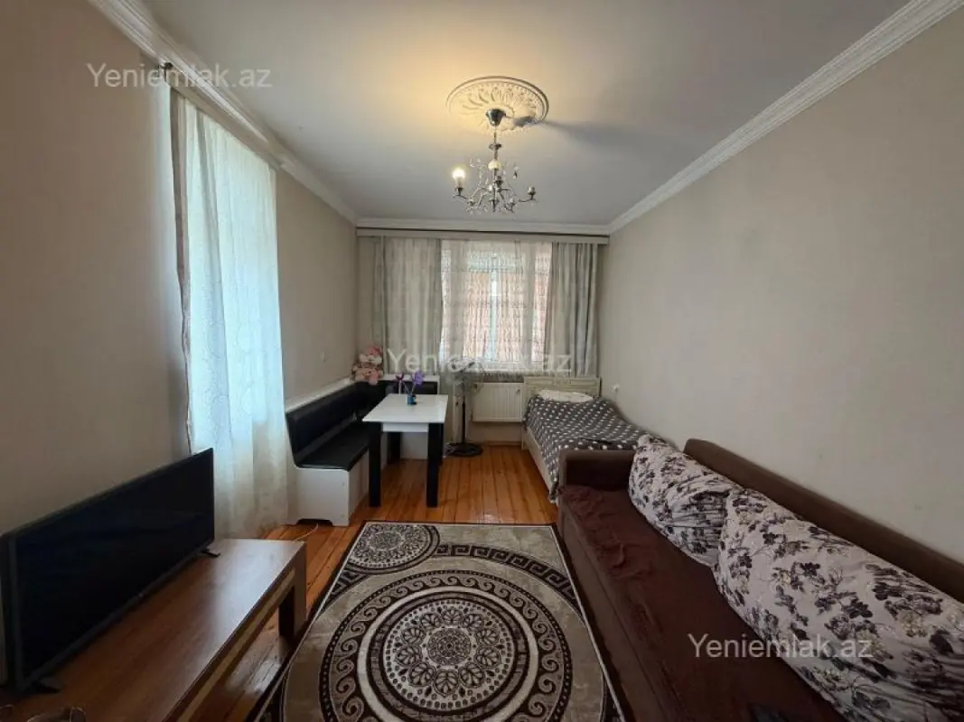 Satılır 1 otaqlı köhnə tikili 37 m²