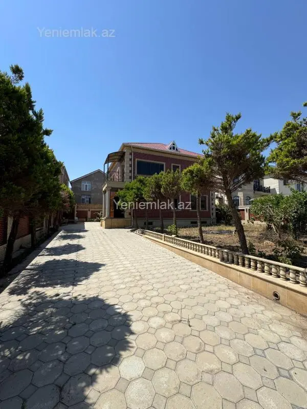 Satılır 5 otaqlı həyət evi 280 m²