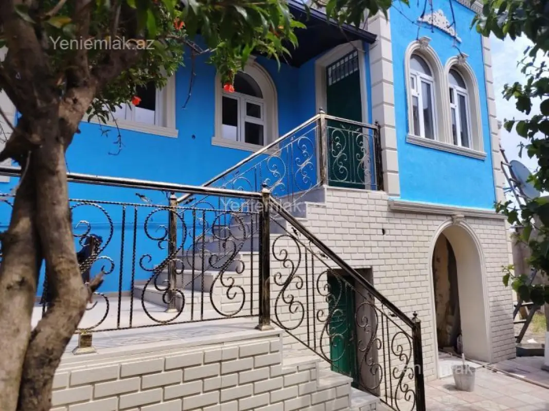Satılır 6 otaqlı həyət evi 180 m²