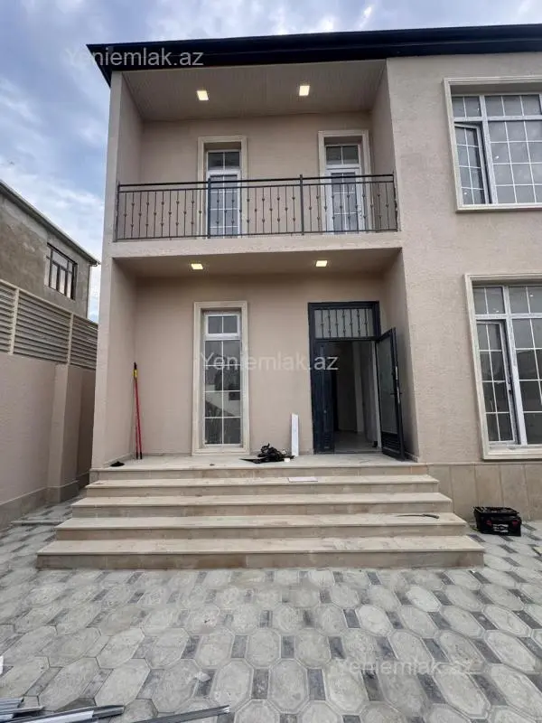 Satılır 4 otaqlı həyət evi 200 m²