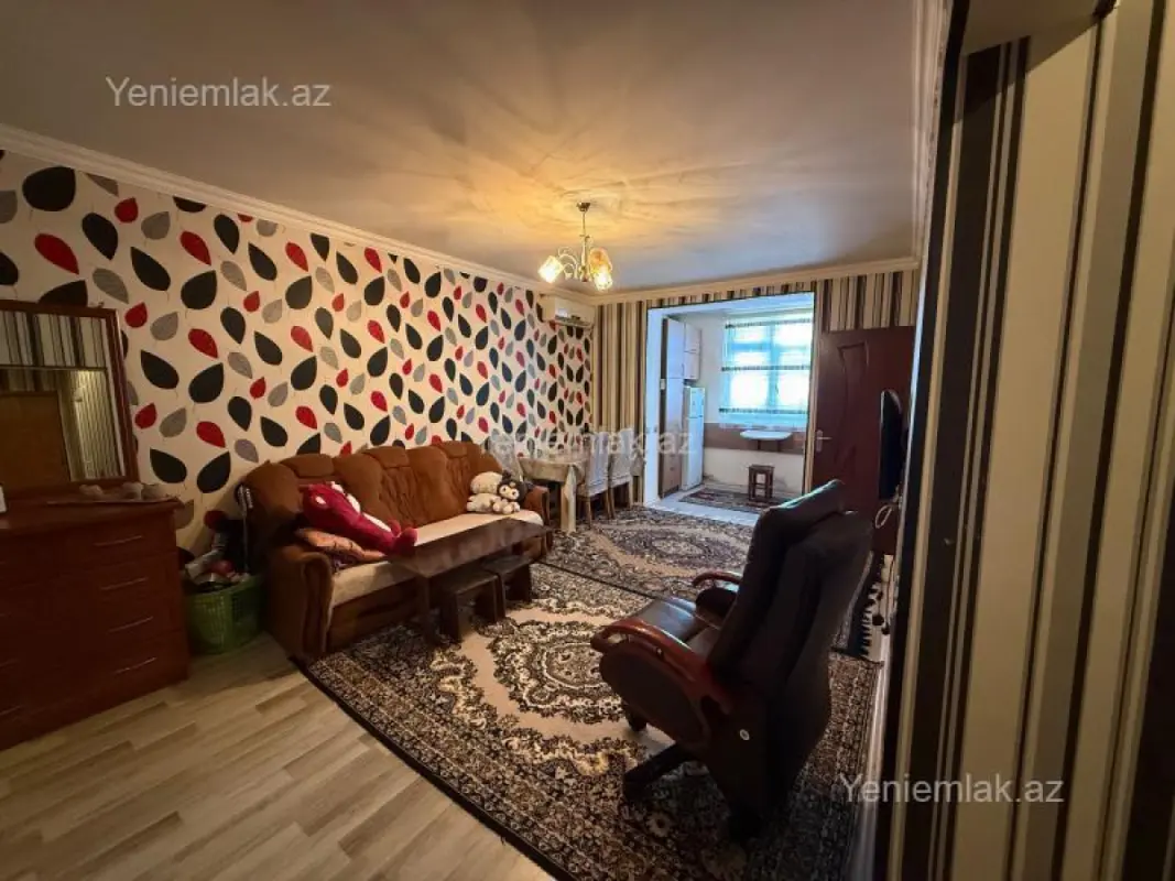 Satılır 1 otaqlı köhnə tikili 30 m²