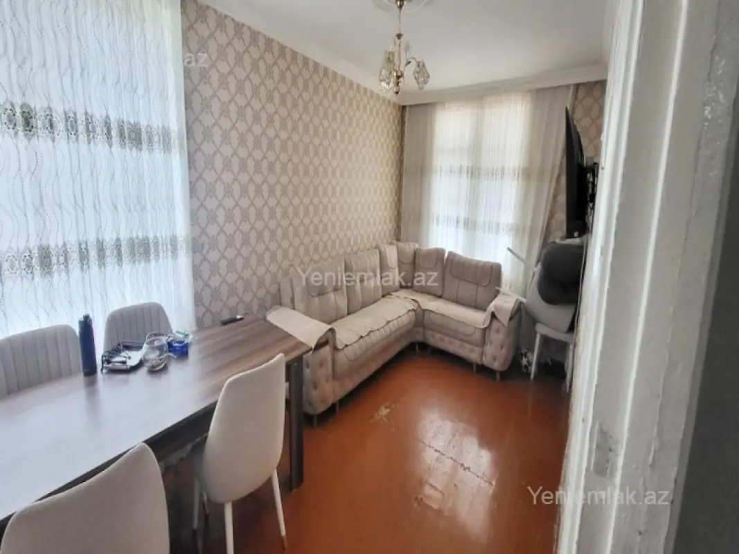Satılır 2 otaqlı köhnə tikili 60 m²