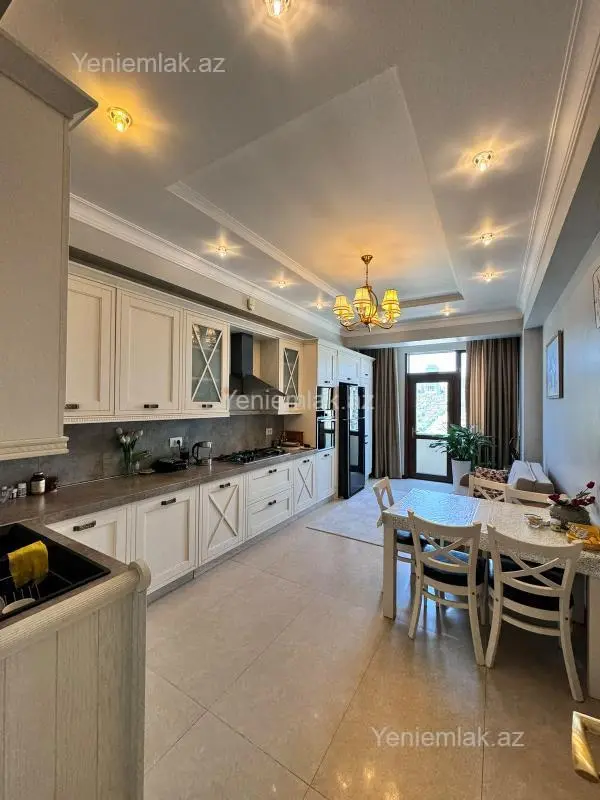 Satılır 3 otaqlı yeni tikili 175 m²