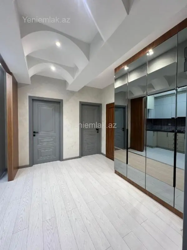 Satılır 2 otaqlı yeni tikili 68 m²