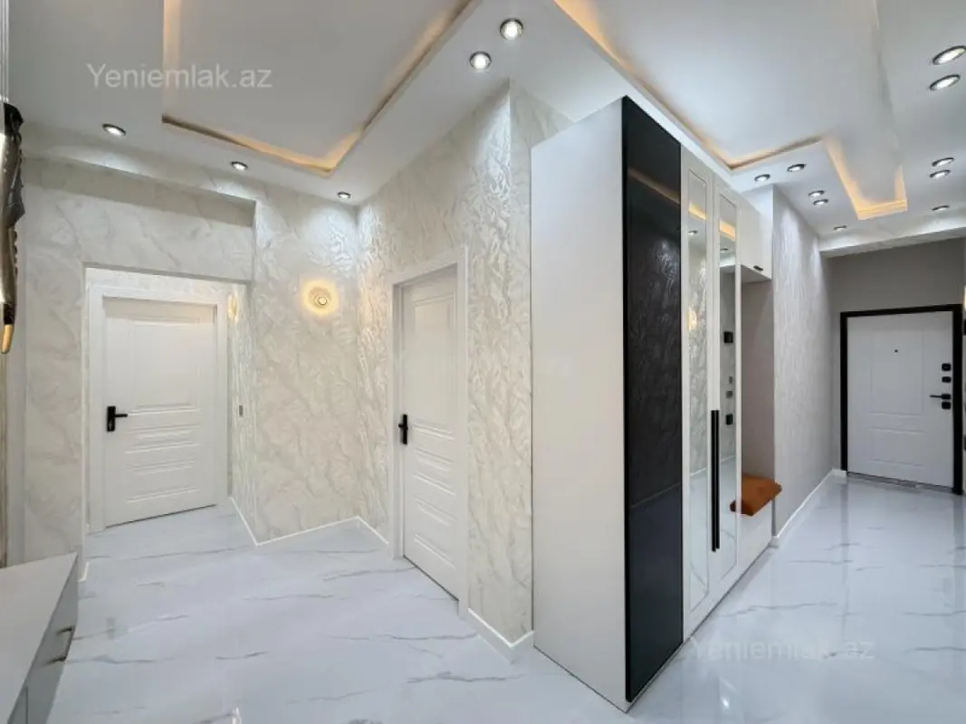 Satılır 2 otaqlı yeni tikili 80 m²