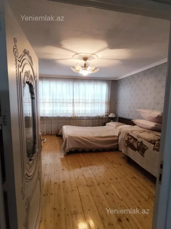 Satılır 3 otaqlı köhnə tikili 70 m²
