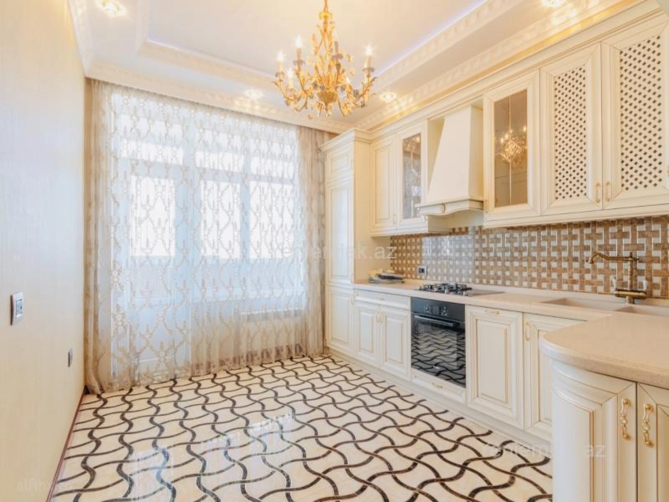 Satılır 3 otaqlı yeni tikili 137 m²