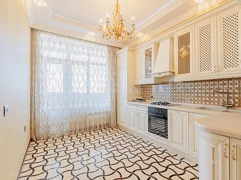 Satılır 3 otaqlı yeni tikili 137 m²