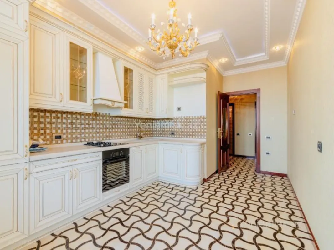 Satılır 3 otaqlı yeni tikili 137 m²