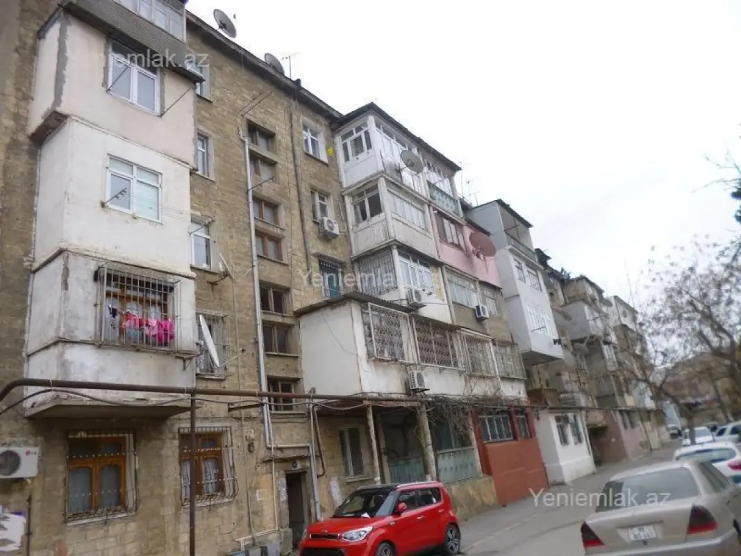 Satılır 2 otaqlı köhnə tikili 45 m²