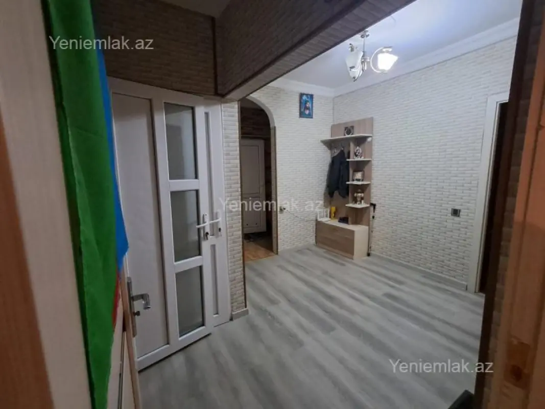 Satılır 4 otaqlı köhnə tikili 80 m²