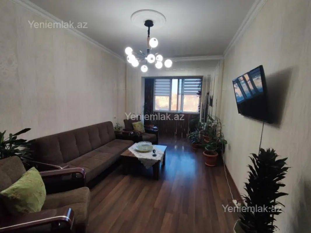 Satılır 4 otaqlı köhnə tikili 95 m²
