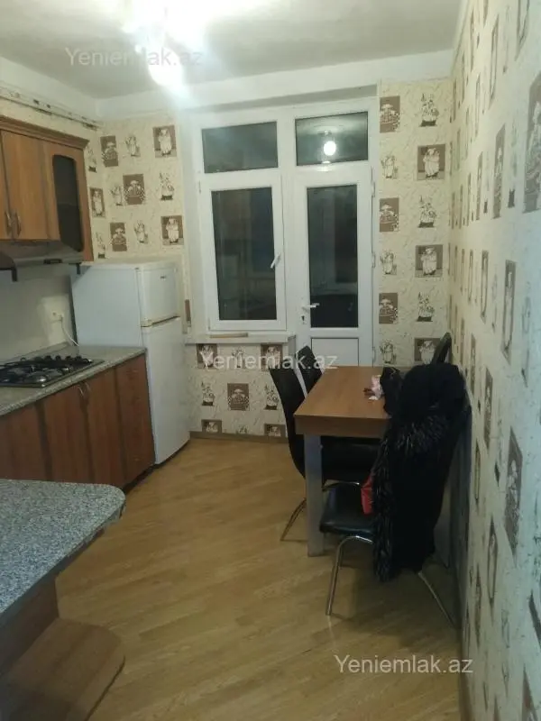 Satılır 2 otaqlı köhnə tikili 60 m²