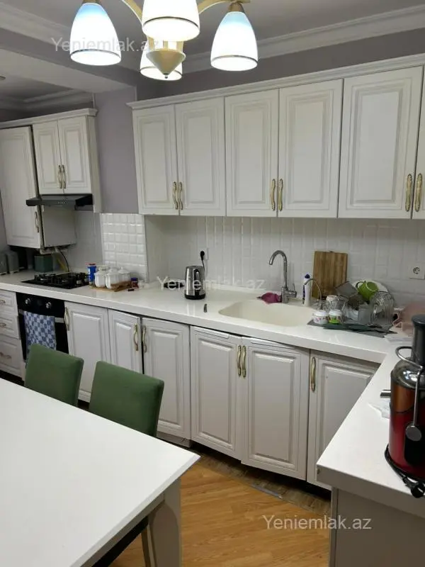 Satılır 3 otaqlı köhnə tikili 80 m²