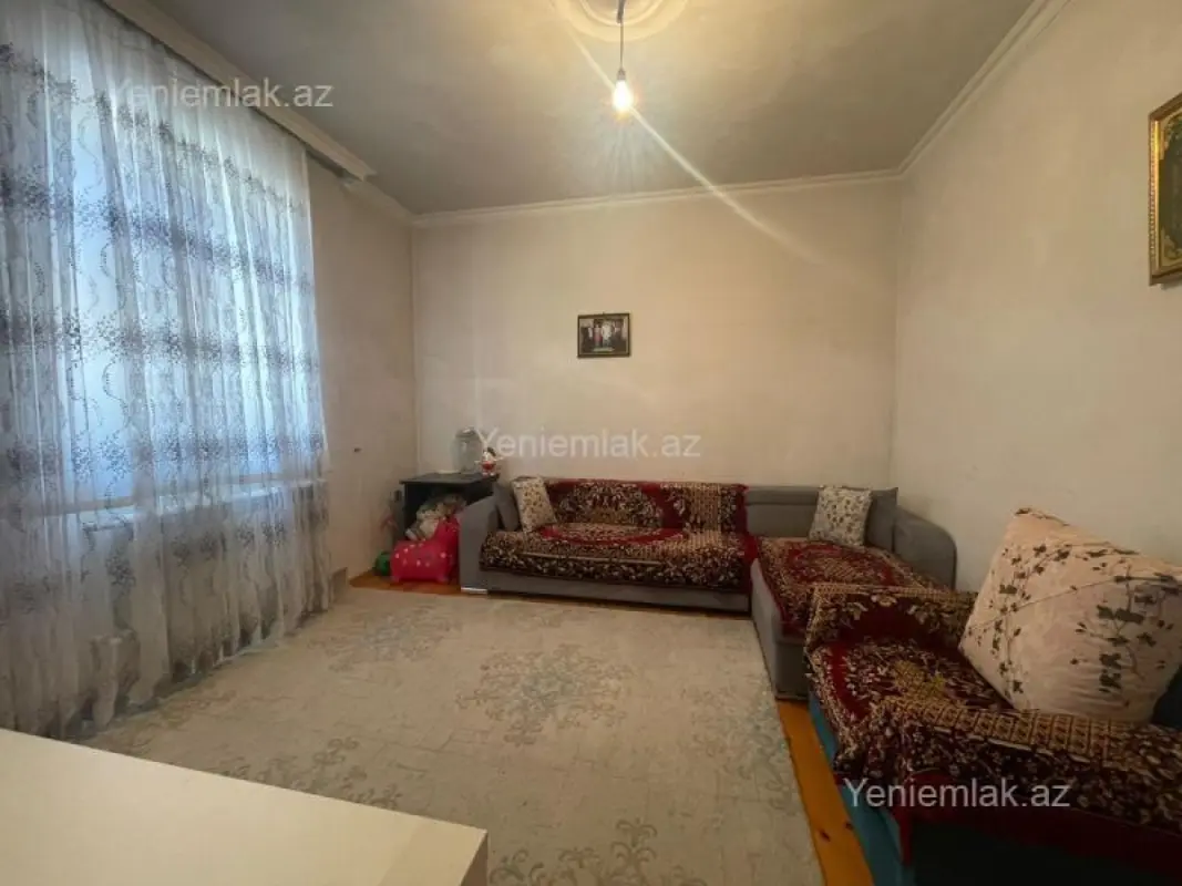 Satılır 7 otaqlı həyət evi 300 m²