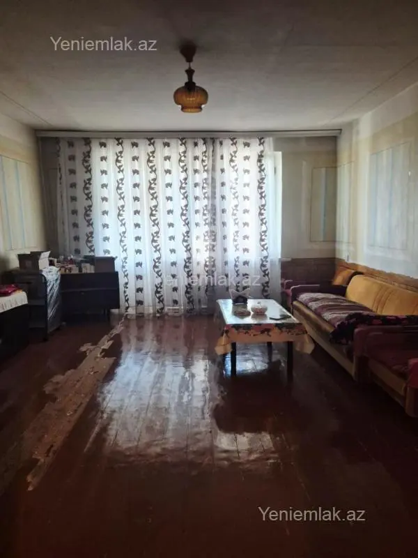 Satılır 5 otaqlı köhnə tikili 110 m²