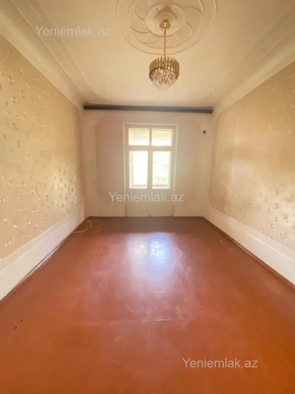 Satılır 2 otaqlı köhnə tikili 66 m²