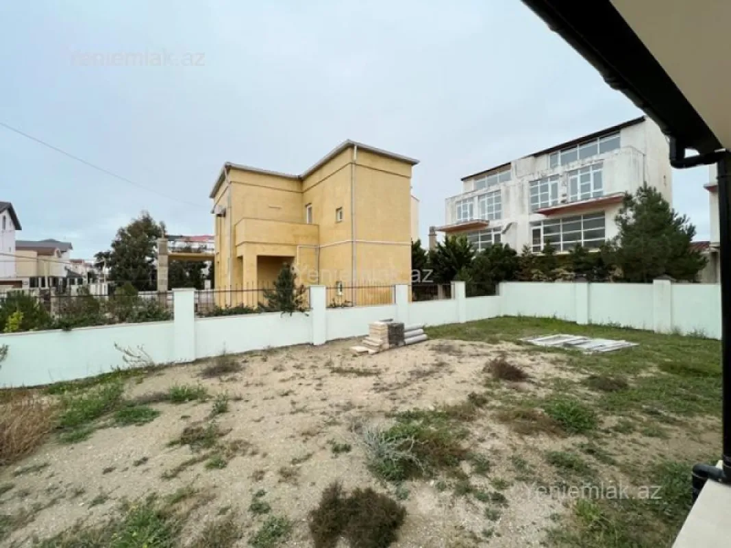 Satılır 5 otaqlı həyət evi 260 m²