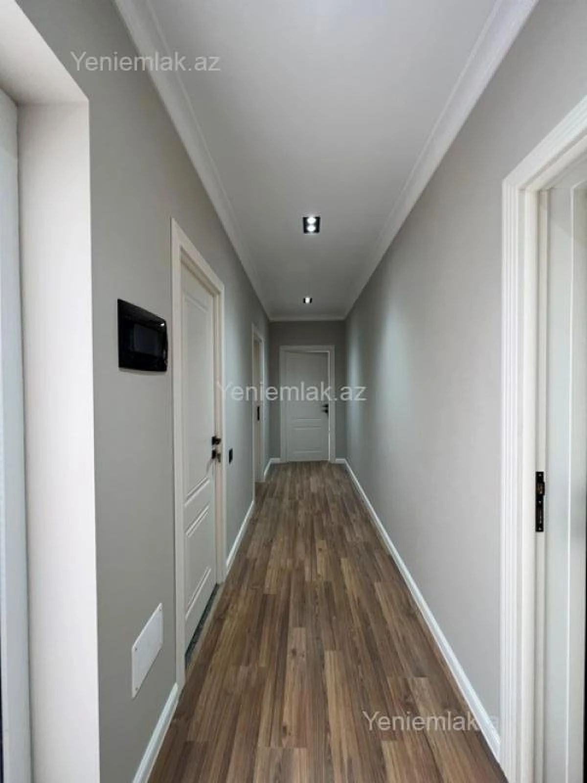 Satılır 5 otaqlı həyət evi 260 m²